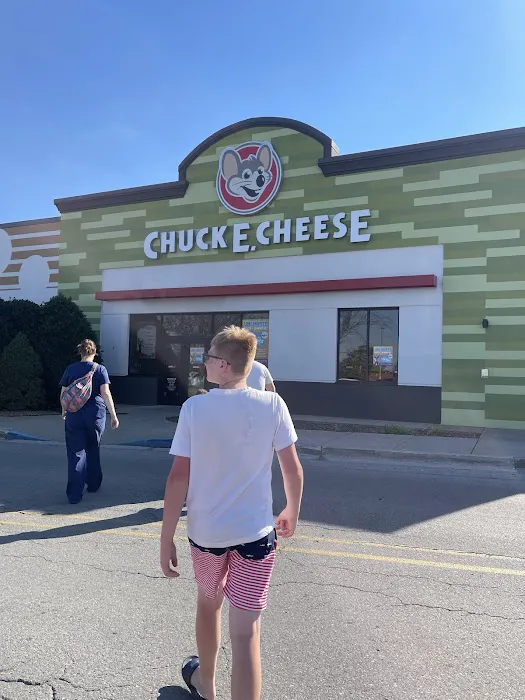 Chuck E. Cheese Picture 2