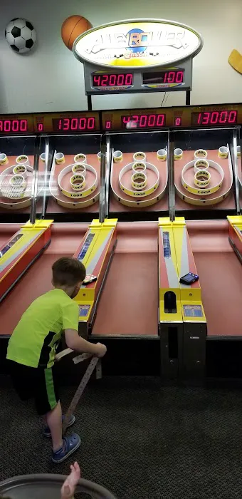 Chuck E. Cheese Picture 3