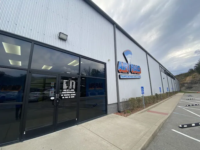 Air Raid Trampoline Park Picture 4
