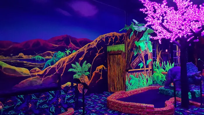 Zap Zone Glo-Golf Picture 2