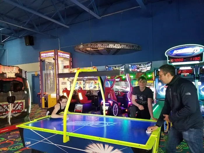 Zap Zone Glo-Golf Picture 1