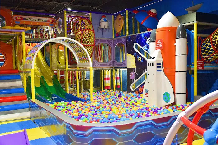 Yoyo's Fun Center Picture 1