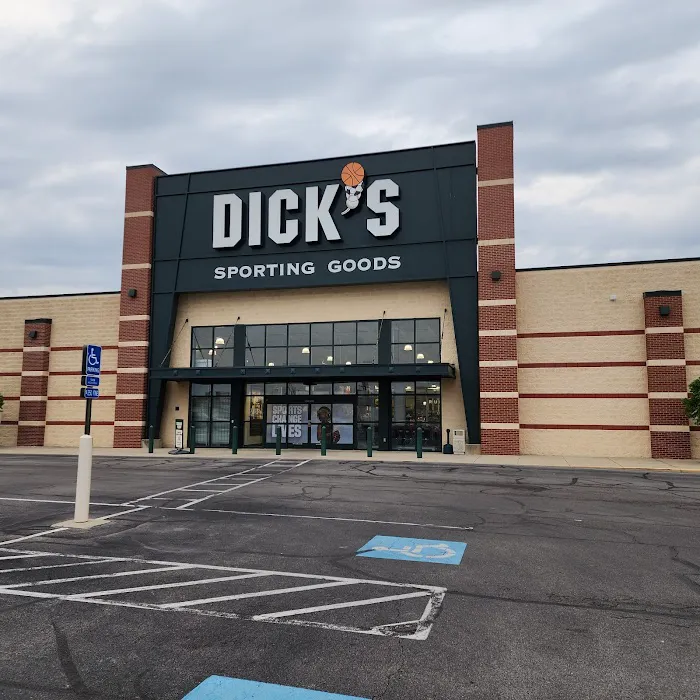 DICK'S Sporting Goods Picture 3