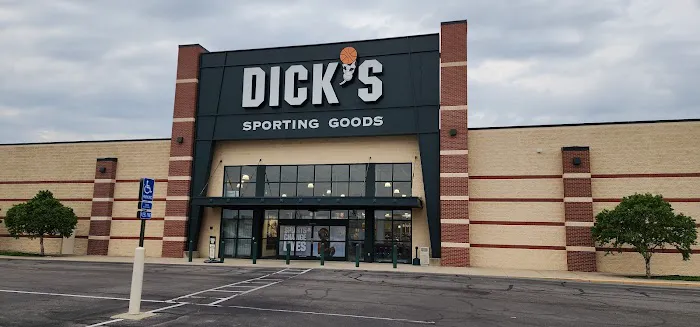 DICK'S Sporting Goods Picture 2