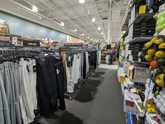 DICK'S Sporting Goods Picture 6