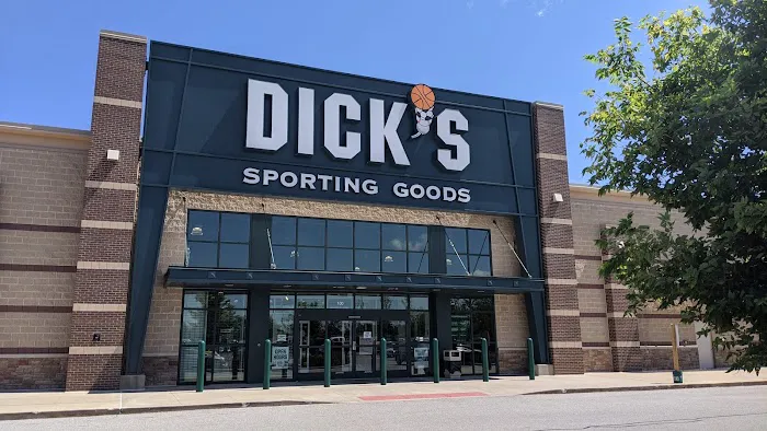 DICK'S Sporting Goods Picture 1