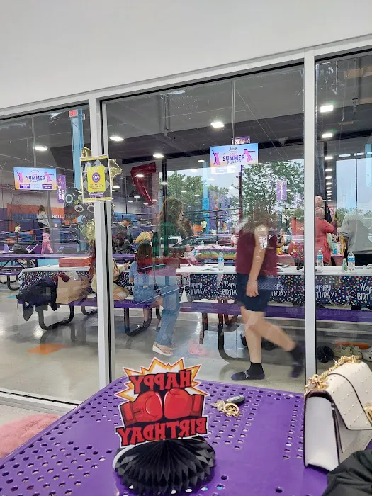 Altitude Trampoline Park - Skokie Picture 1