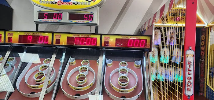 Chuck E. Cheese Picture 3