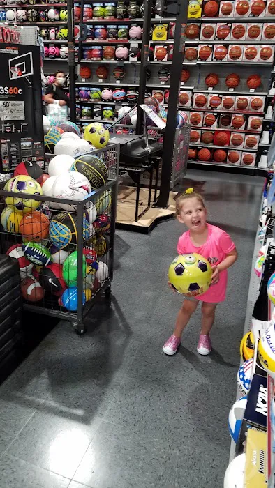 DICK'S Sporting Goods Picture 10