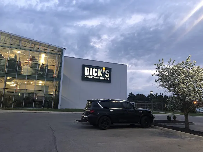 DICK'S Sporting Goods Picture 1