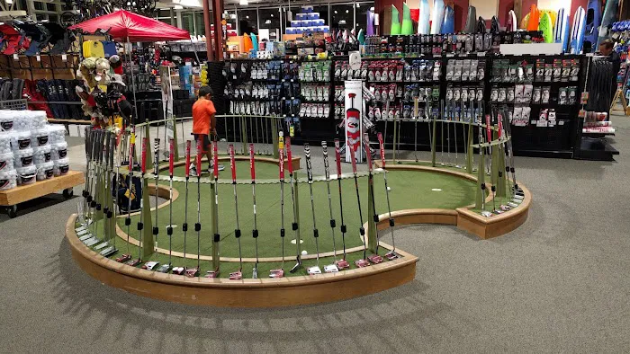 DICK'S Sporting Goods Picture 4