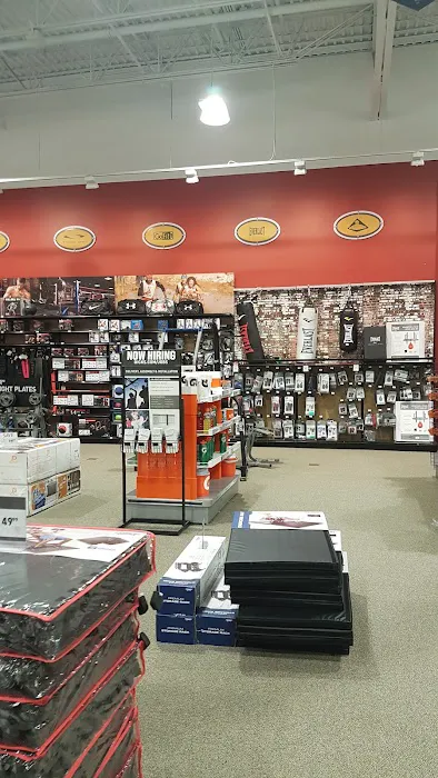 DICK'S Sporting Goods Picture 2
