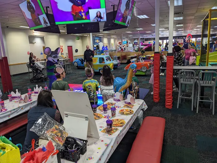 Chuck E. Cheese Picture 8
