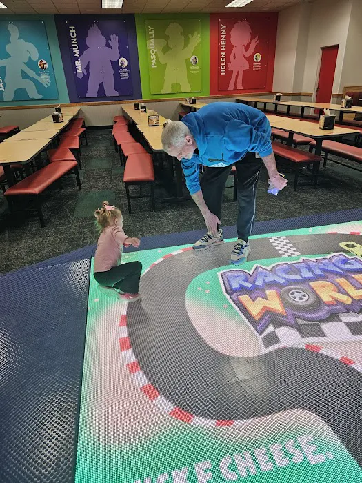 Chuck E. Cheese Picture 7