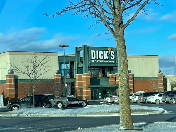 DICK'S Sporting Goods Picture 4