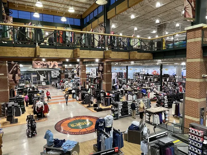 DICK'S Sporting Goods Picture 6