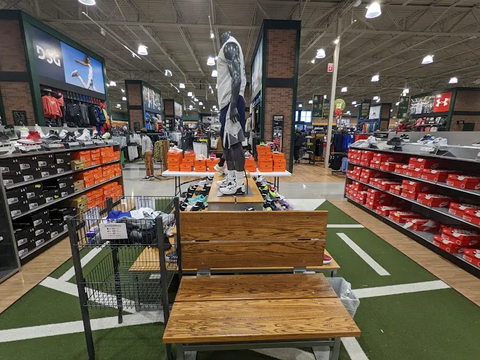 DICK'S Sporting Goods Picture 5