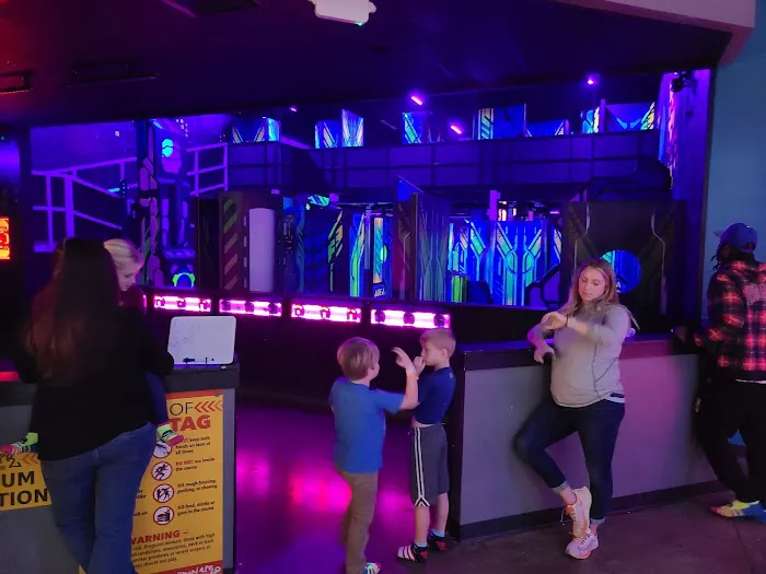 Urban Air Trampoline and Adventure Park Picture 2