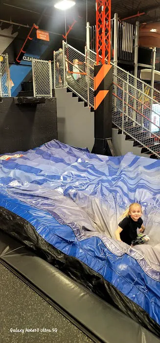 Sky Zone Murfreesboro Picture 4