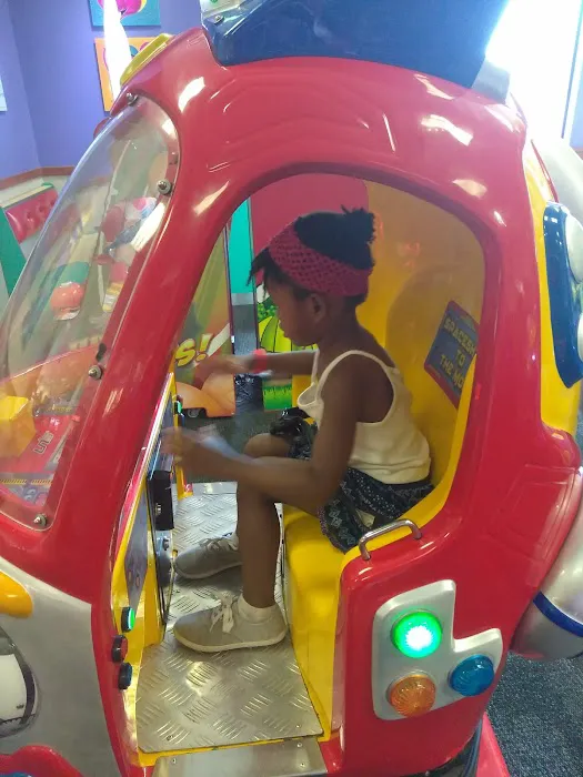 Chuck E. Cheese Picture 5