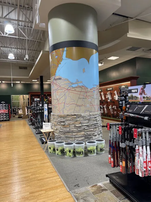 DICK'S Sporting Goods Picture 5