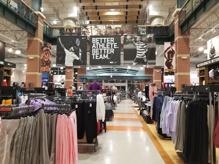 DICK'S Sporting Goods Picture 10