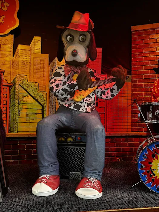 Chuck E. Cheese Picture 2