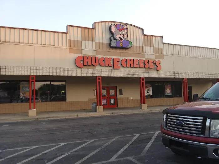 Chuck E. Cheese Picture 6