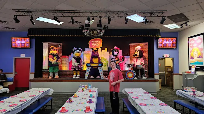 Chuck E. Cheese Picture 7