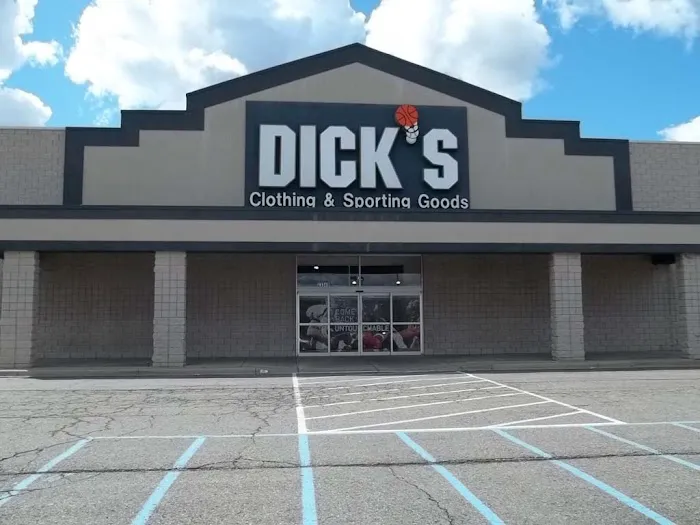 DICK'S Sporting Goods Picture 3
