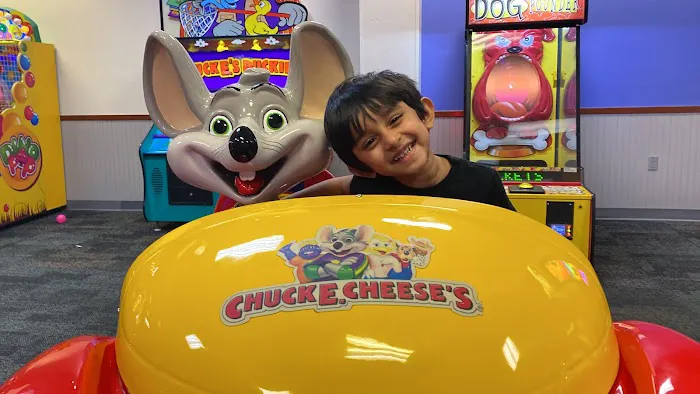 Chuck E. Cheese Picture 1