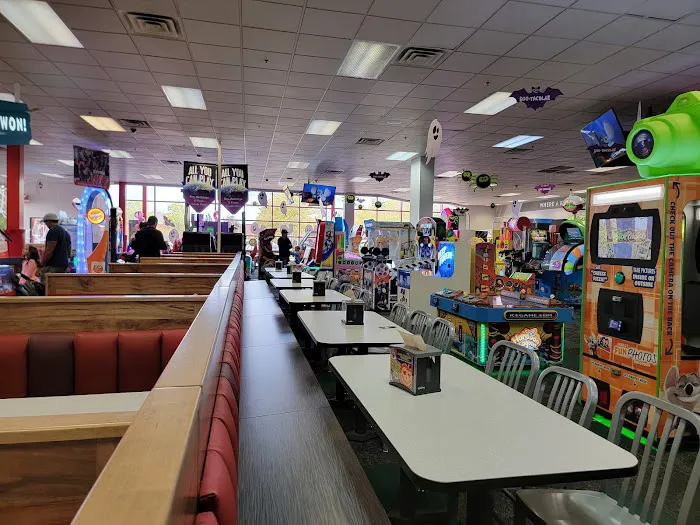 Chuck E. Cheese Picture 5