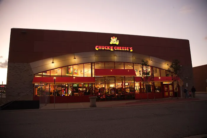 Chuck E. Cheese Picture 2