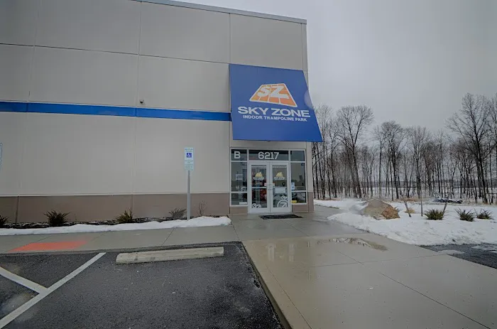 Sky Zone Trampoline Park Picture 8