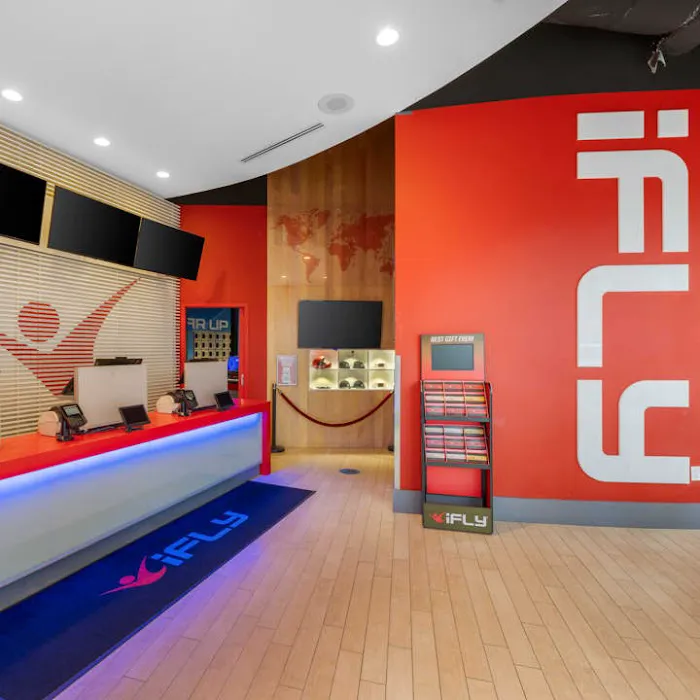 iFLY Indoor Skydiving - Chicago Lincoln Park Picture 3
