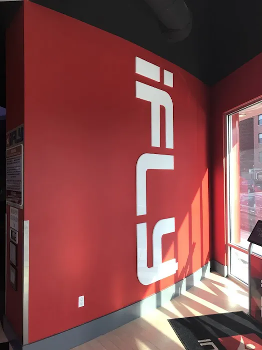 iFLY Indoor Skydiving - Chicago Lincoln Park Picture 2