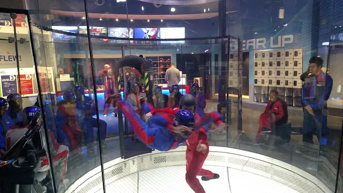 iFLY Indoor Skydiving - Chicago Lincoln Park Picture 7