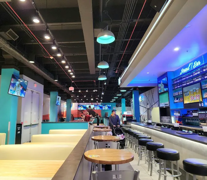 Round1 Bowling & Arcade North Riverside Park Mall Picture 5