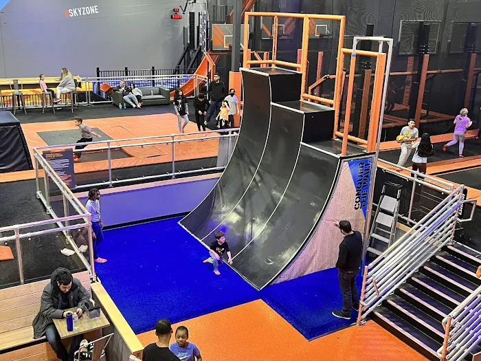 Sky Zone Trampoline Park Picture 5