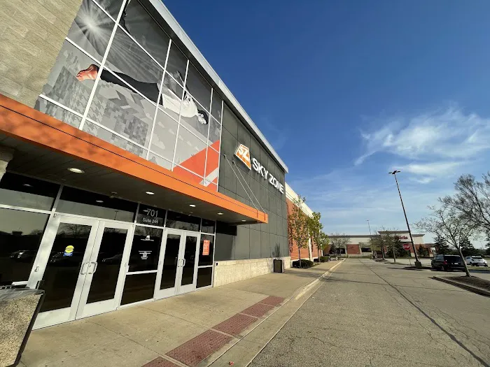 Sky Zone Trampoline Park Picture 4