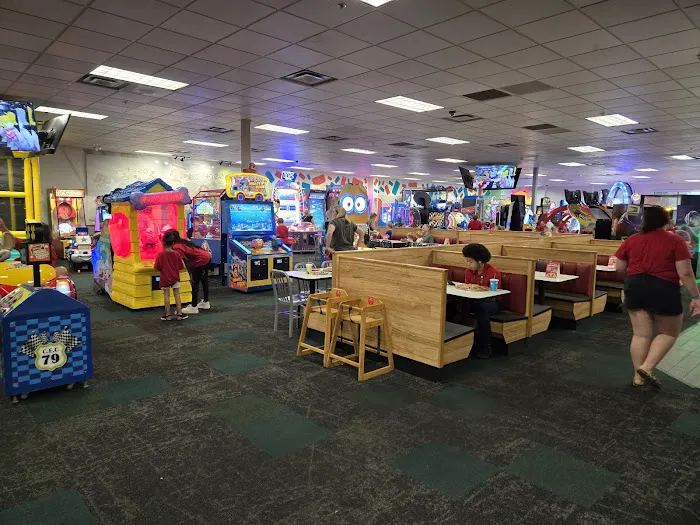 Chuck E. Cheese Picture 3