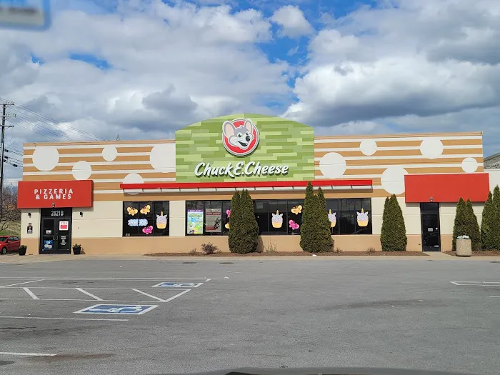 Chuck E. Cheese Picture 9
