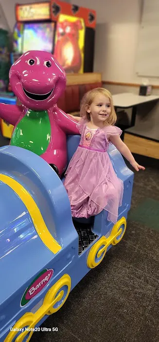 Chuck E. Cheese Picture 5