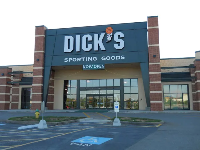 DICK'S Sporting Goods Picture 10