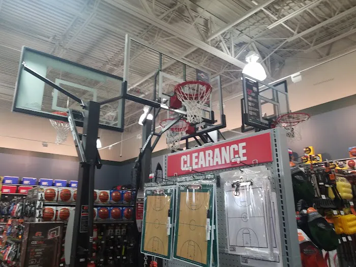 DICK'S Sporting Goods Picture 8
