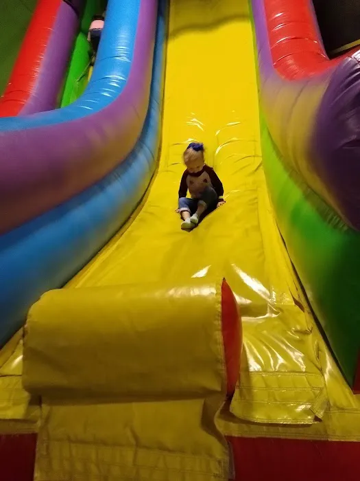 Fun Time Inflatables Trampoline Park Picture 5