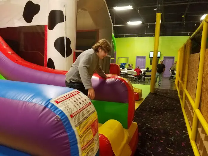 Fun Time Inflatables Trampoline Park Picture 6