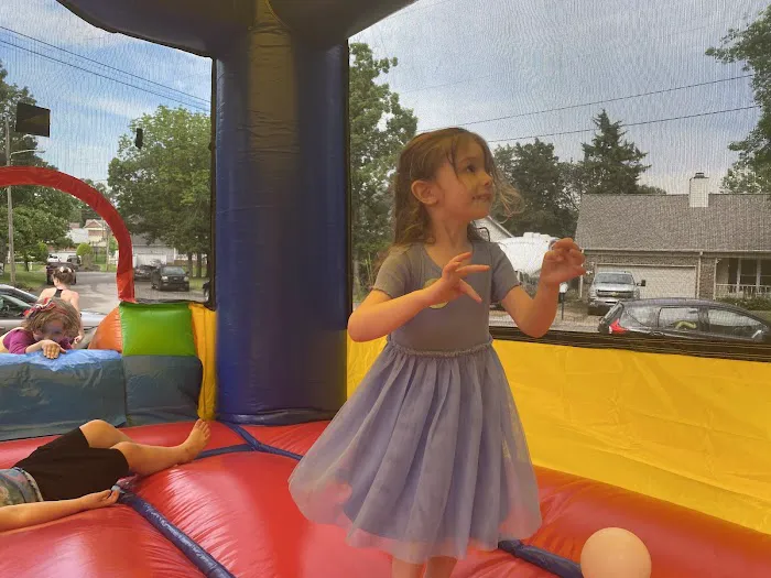 Inflatables-R-Us Picture 5