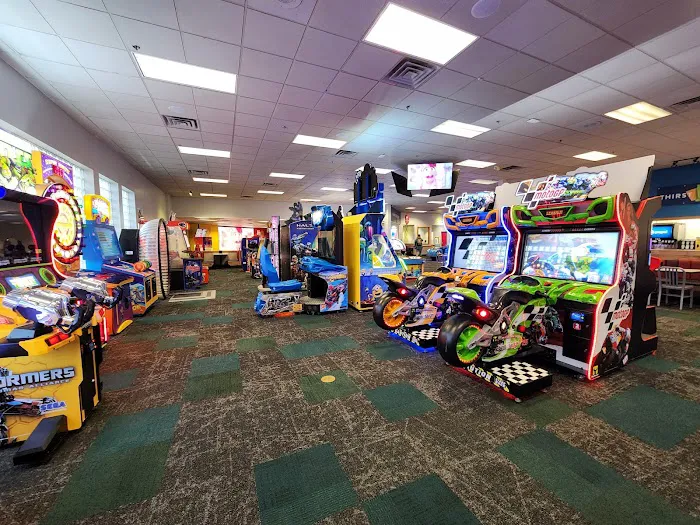 Chuck E. Cheese Picture 3
