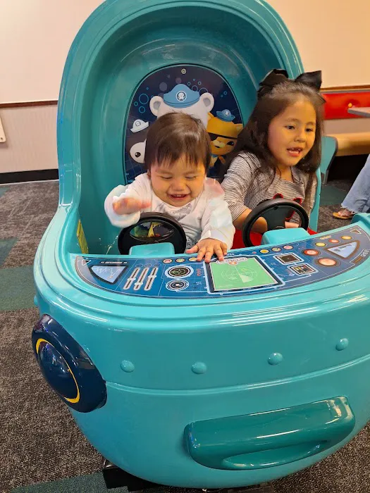 Chuck E. Cheese Picture 2